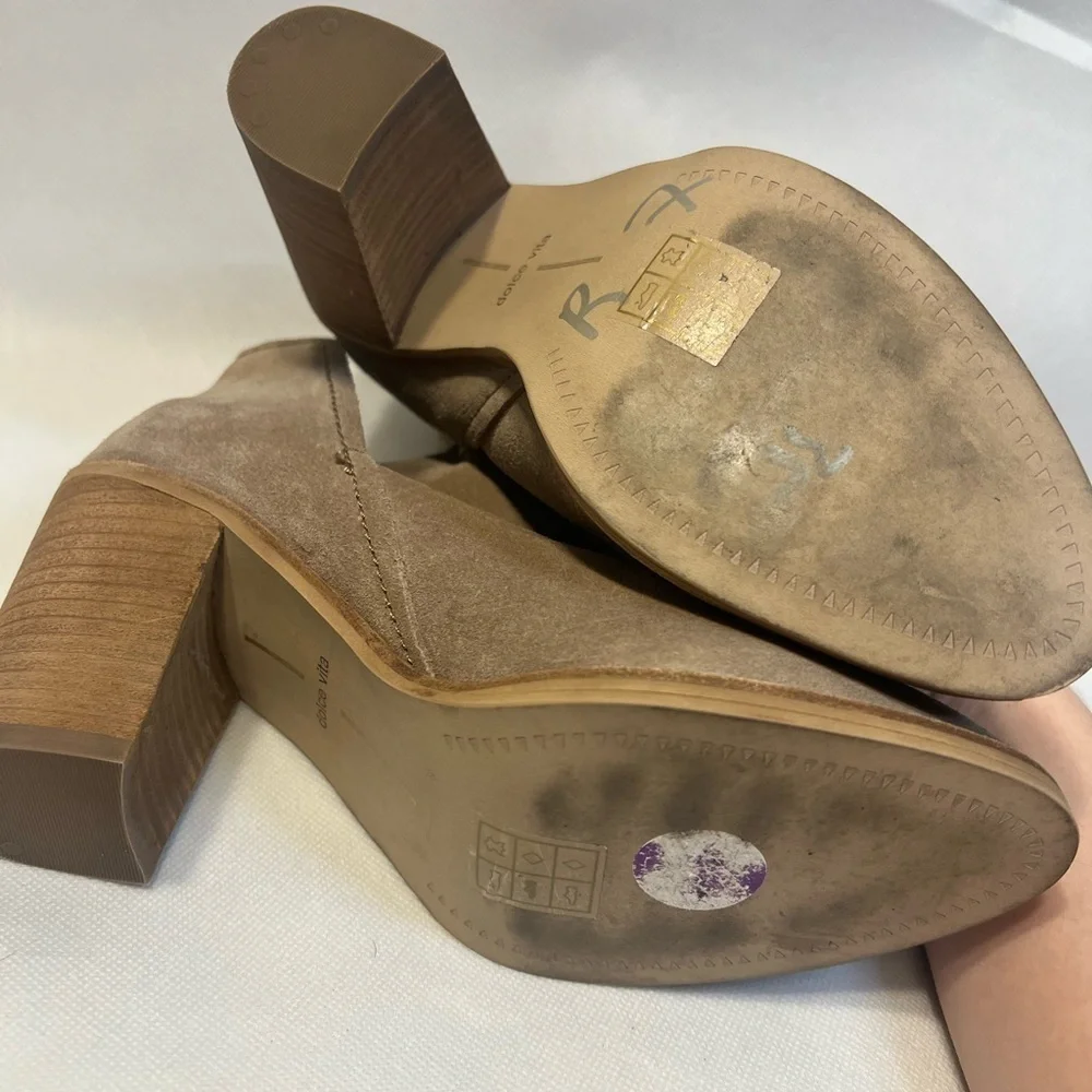 Dolce Vita shep suede booties